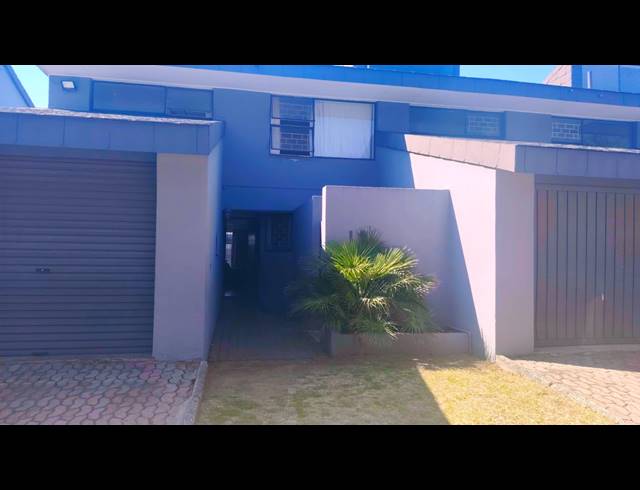 3 BEDROOM TOWNHOUSE FOR SALE IN SASOLBURG CENTRAL